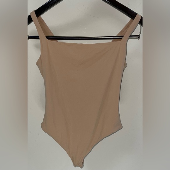SKIMS FITS EVERYBODY SQUARE NECK BODYSUIT Size Large - Picture 1 of 4